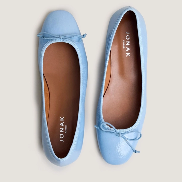 Ballerines à talons en vernis plissé bleu ciel | DADOU | Jonak