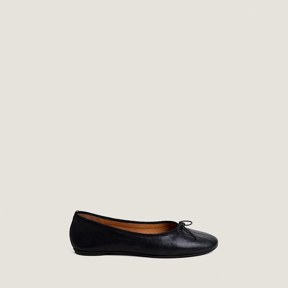 Ballerines à petits lacets en cuir noir | DALLETTE | Jonak