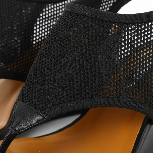 Sandales compens&eacute;es et brides ajustables en mesh noir et cuir noir | DABLA | Jonak