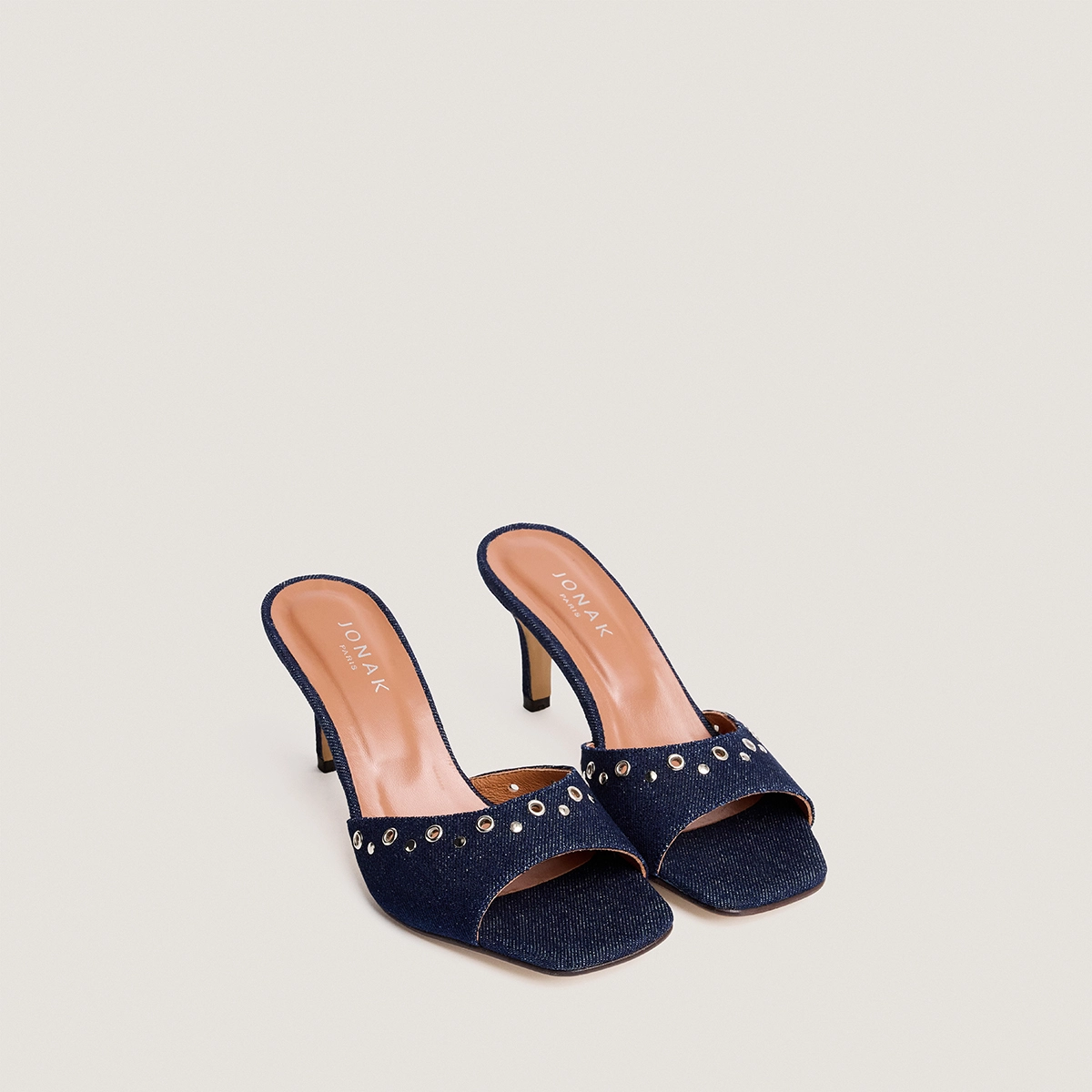 Mules &agrave; talons hauts et rivets en jeans bleu fonc&eacute; | VIVE | Jonak