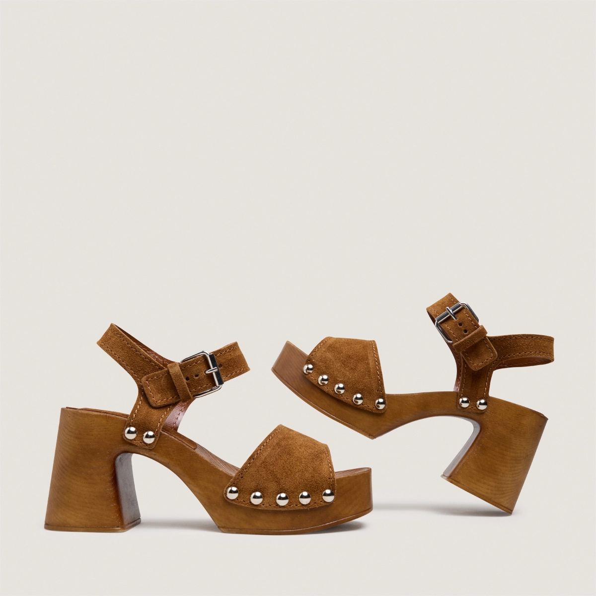 Sandales à plateformes et rivets en croûte cognac | ELODIE | Jonak