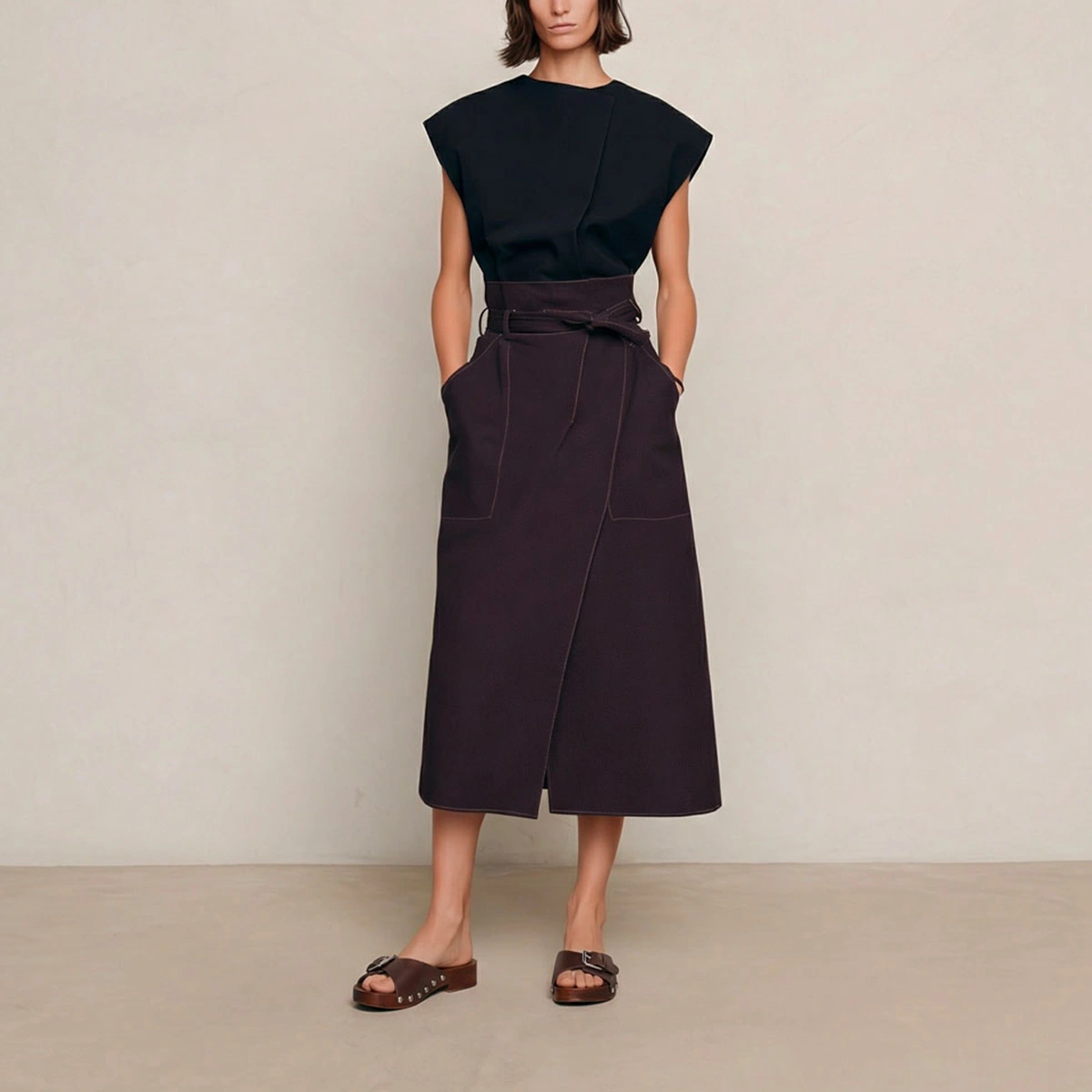Mules à petits talons et rivets en cuir cacao | ENORA | Jonak