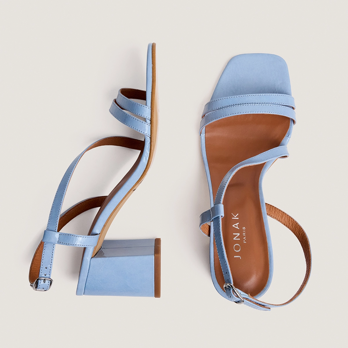 Sandales &agrave; talons et brides en vernis pliss&eacute; bleu ciel | VIMY | Jonak