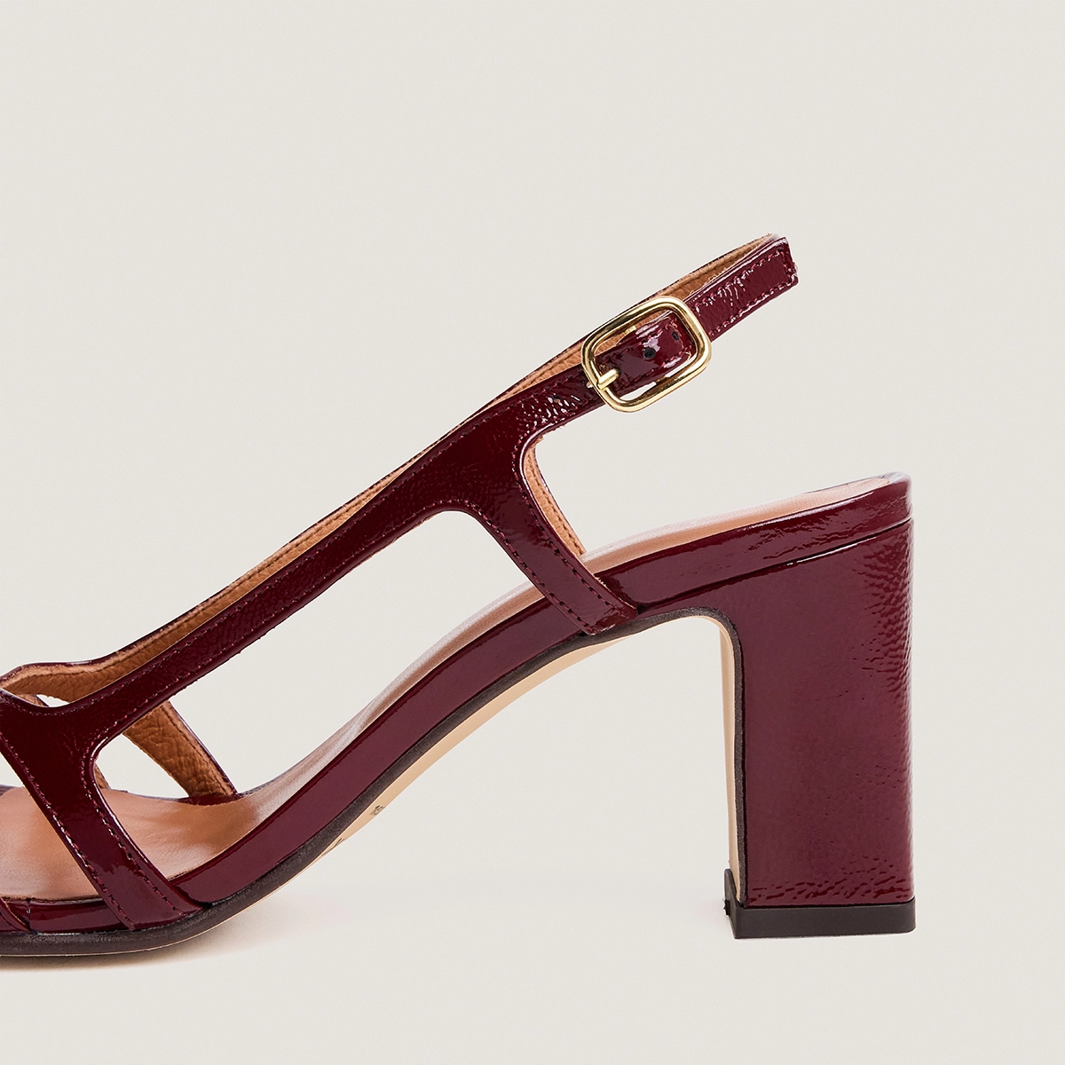 Sandales à hauts talons en vernis plissé bordeaux | VAIANA | Jonak