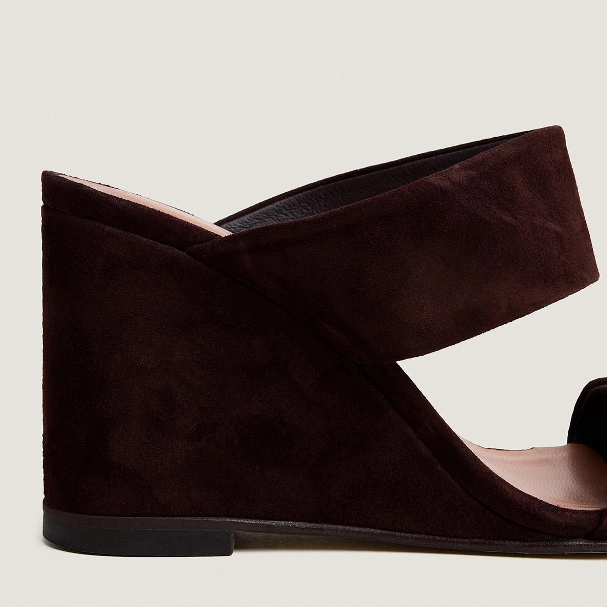 Mules à talons compensés en velours marron | VOYELLE | Jonak