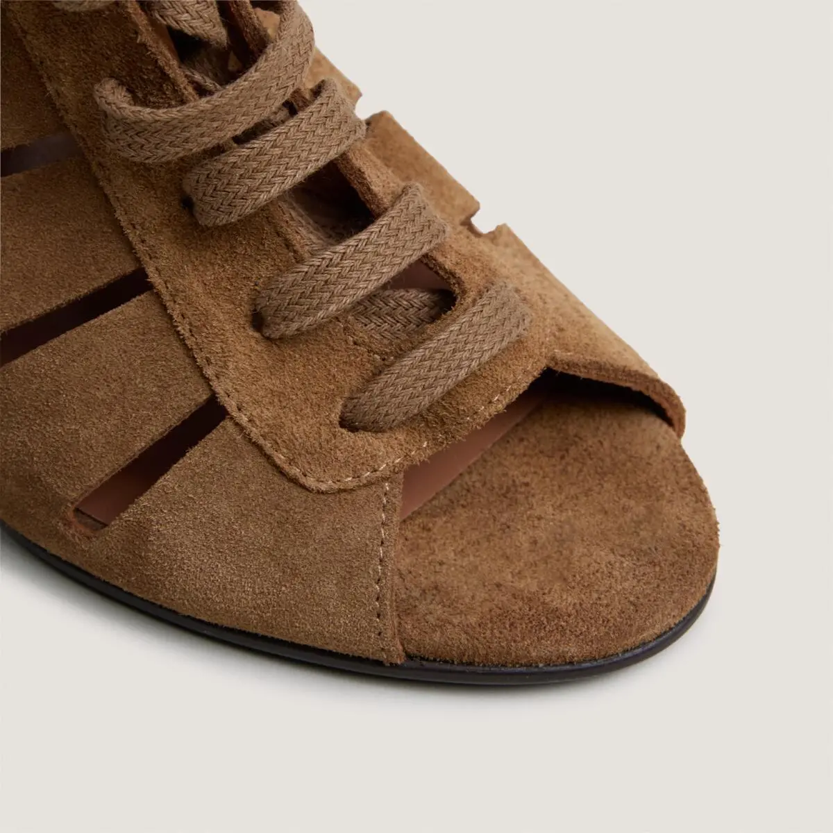 Sandales compensées à lacets et arrières ouverts en croûte cognac | DATELLE | Jonak