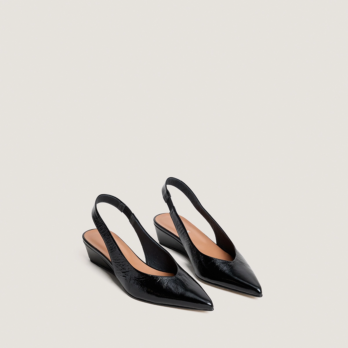 Escarpins slingbacks et petits talons compensés en cuir brillant noir | DOLEANCE | Jonak