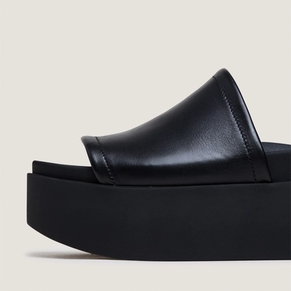 Mules &agrave; plateformes en cuir noir | ETHEL | Jonak