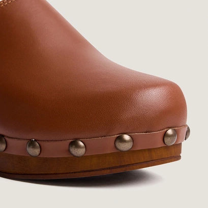 Mules &agrave; plateformes en cuir cognac | NAKY | Jonak