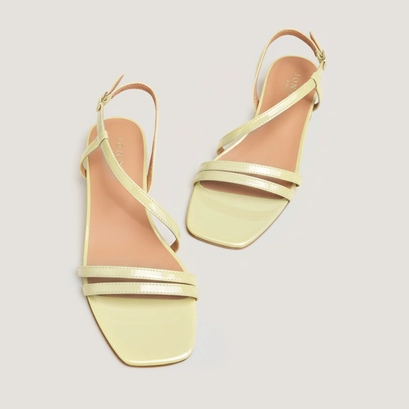 Sandales &agrave; petits talons en vernis pliss&eacute; jaune p&acirc;le | ANAYA | Jonak