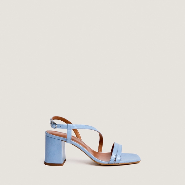 Sandales &agrave; talons et brides en vernis pliss&eacute; bleu ciel | VIMY | Jonak