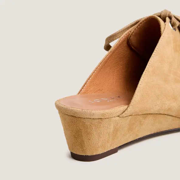 Mules à lacets et talons compensés en velours miel | DOLEANE | Jonak