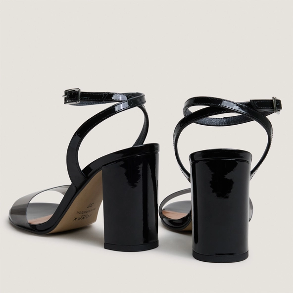 Sandales &agrave; talons hauts et brides chevilles en vernis noir et vinyle noir | DANGER | Jonak