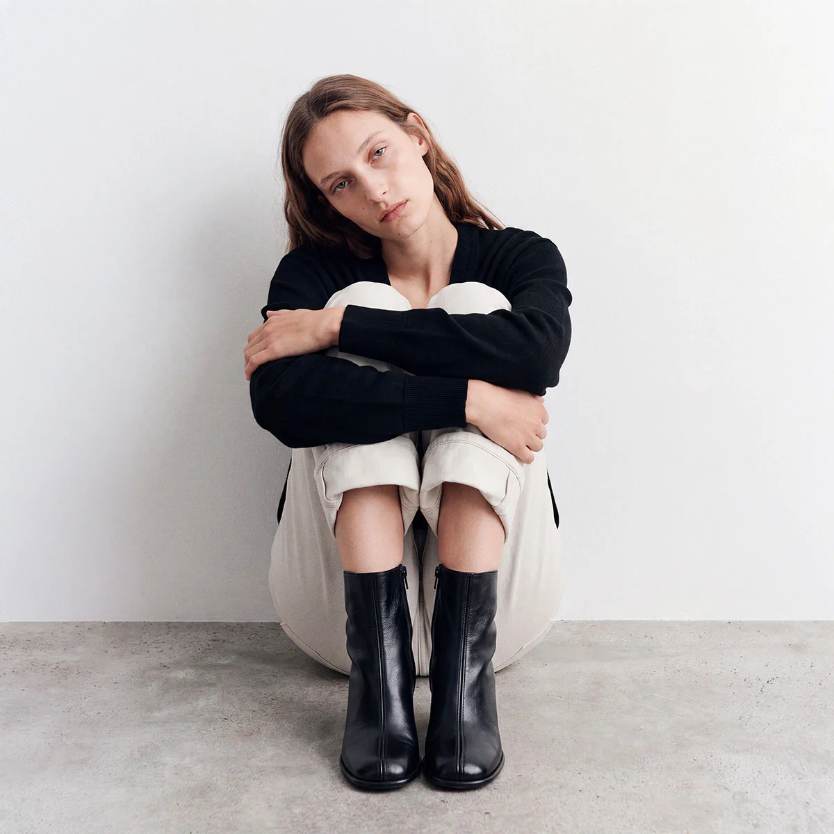 Bottines &agrave; bouts ronds en cuir grain&eacute; noir | BLOUMY | Jonak