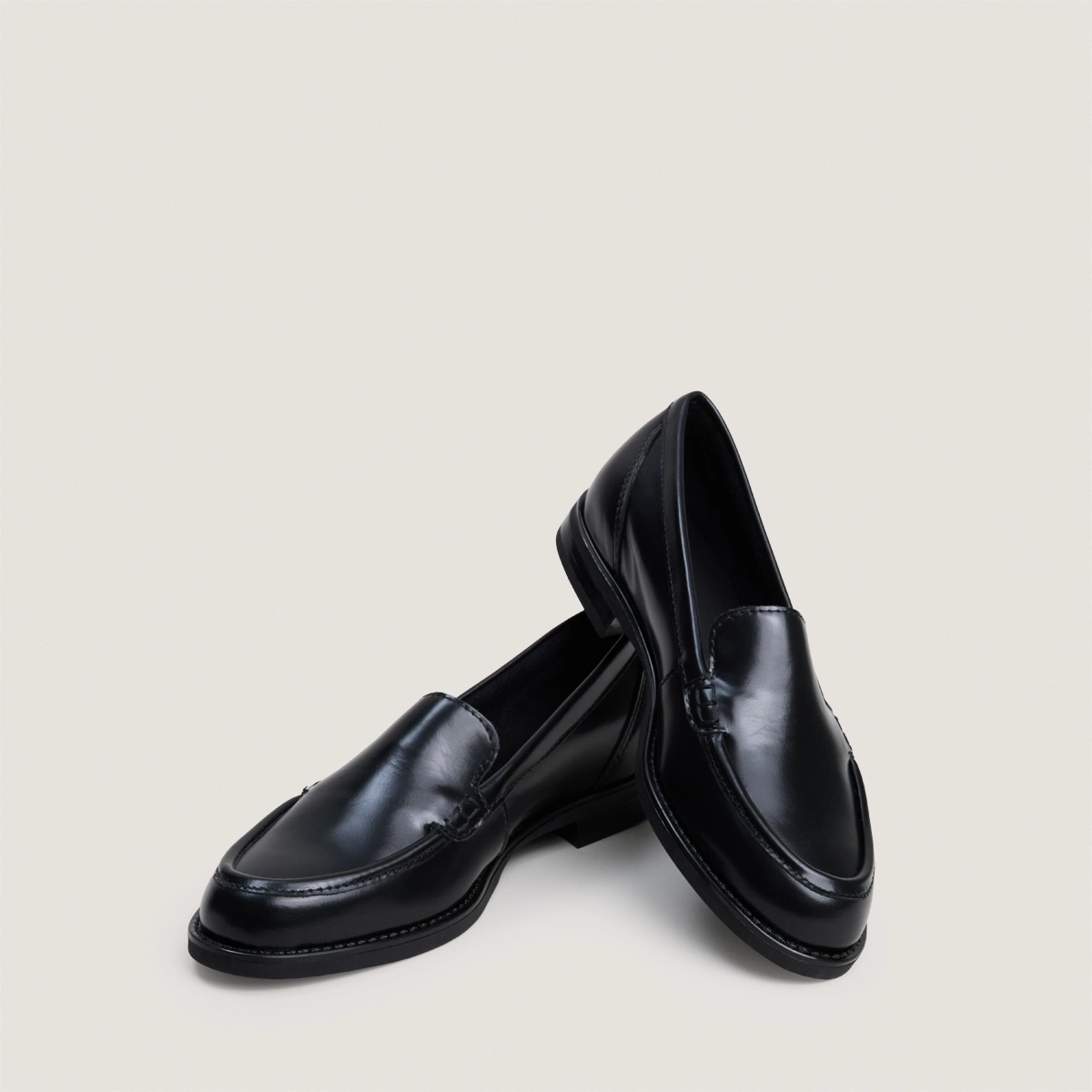 Mocassins à empeignes unies et surpiqûres en cuir glacé noir | NEO | Jonak