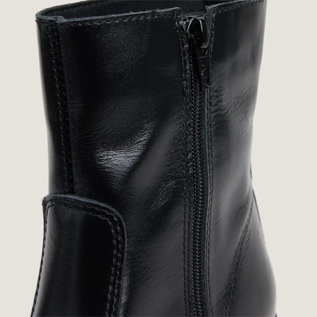 Bottines à petits talons en cuir noir | NACRE | Jonak