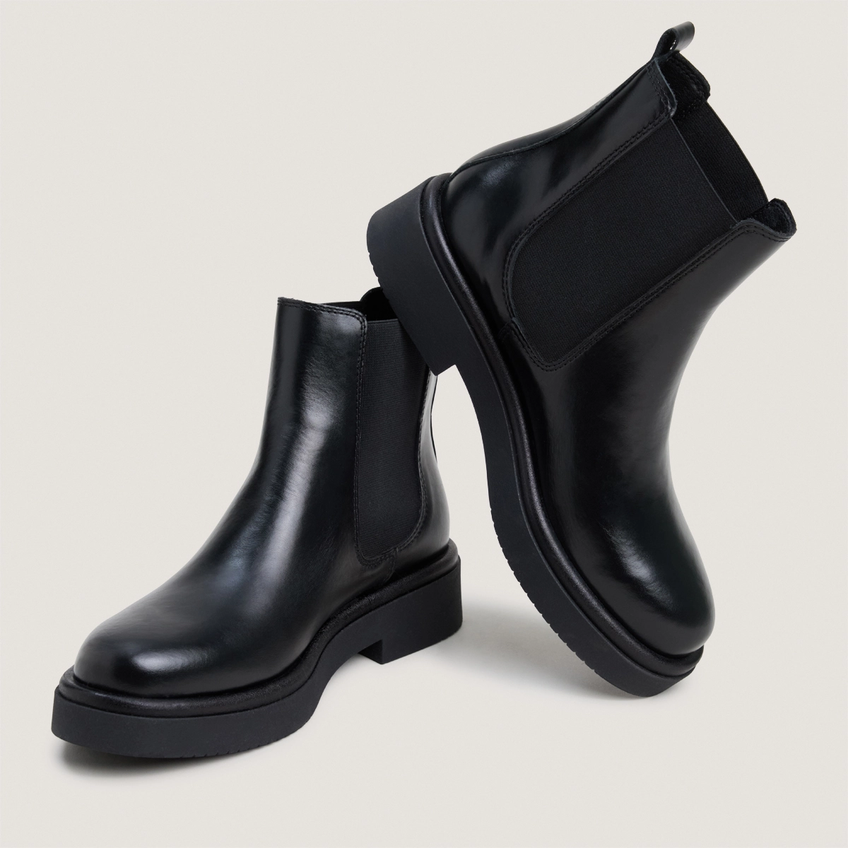 Boots chelsea à semelles épaisses en cuir noir | NICOLAS | Jonak