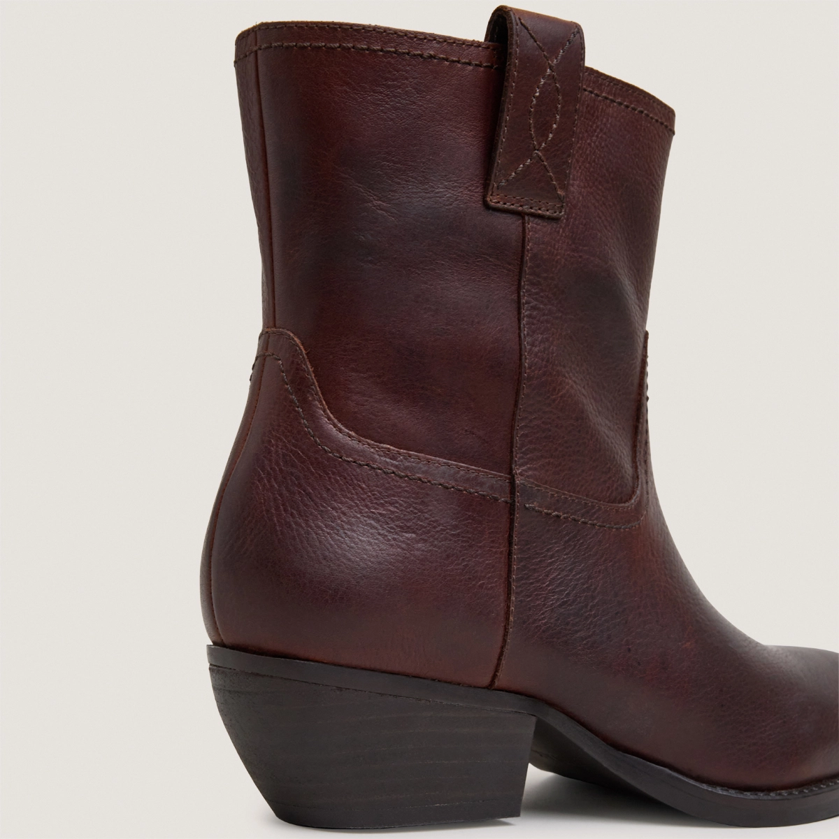 Bottines à bouts ronds et talons carrés en cuir grainé marron | TERRA | Jonak