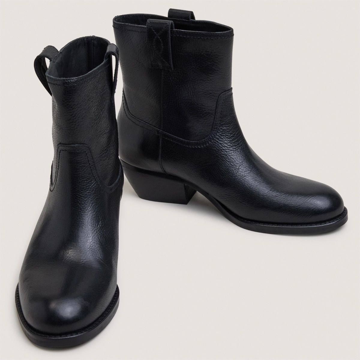 Bottines à bouts ronds et talons carrés en cuir grainé noir | TERRA | Jonak