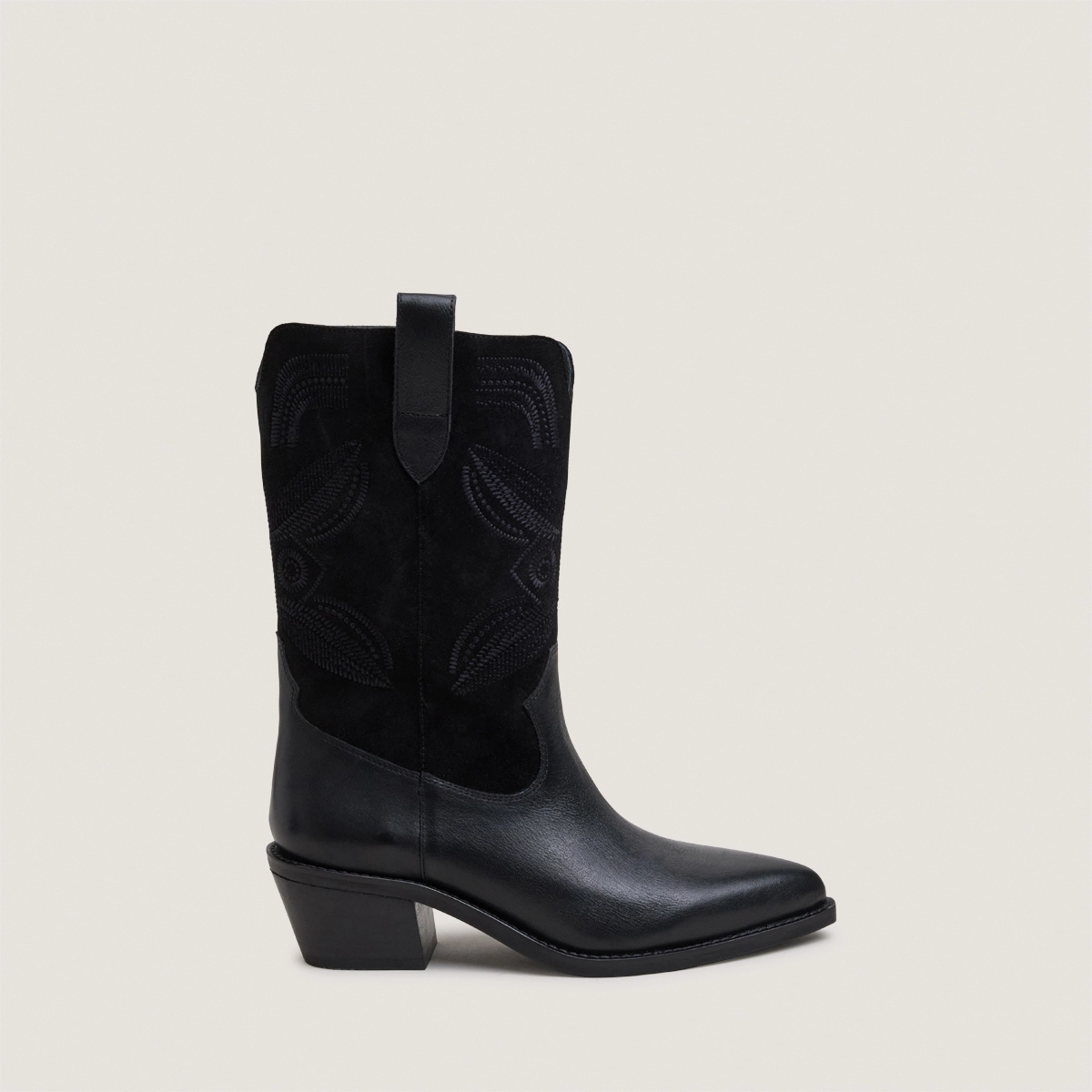 Bottes à bouts pointus et surpiqures apparentes en cuir grainé noir et croûte noire | TATIANA | Jonak