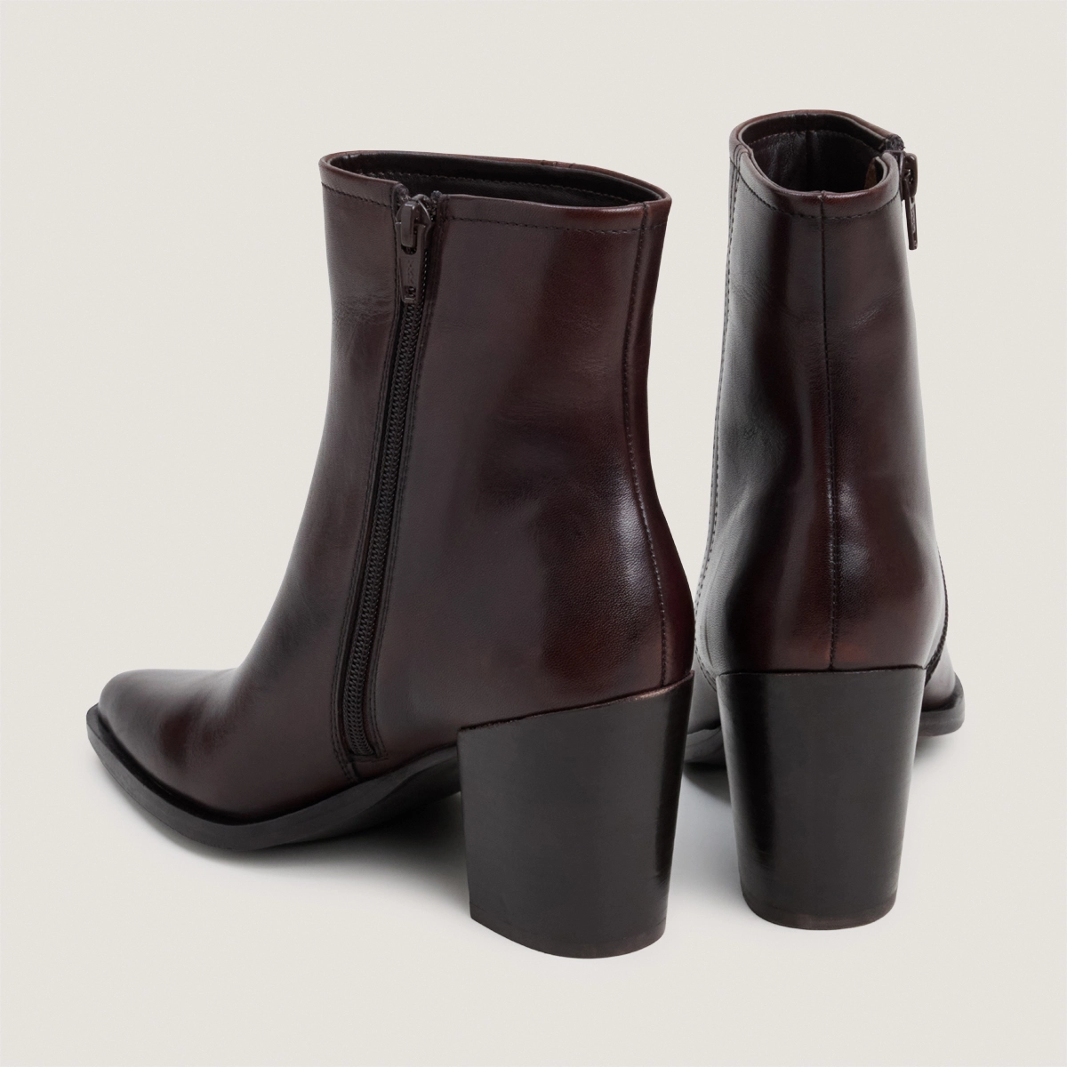 Bottines à bouts pointus en cuir marron foncé | PIPO | Jonak
