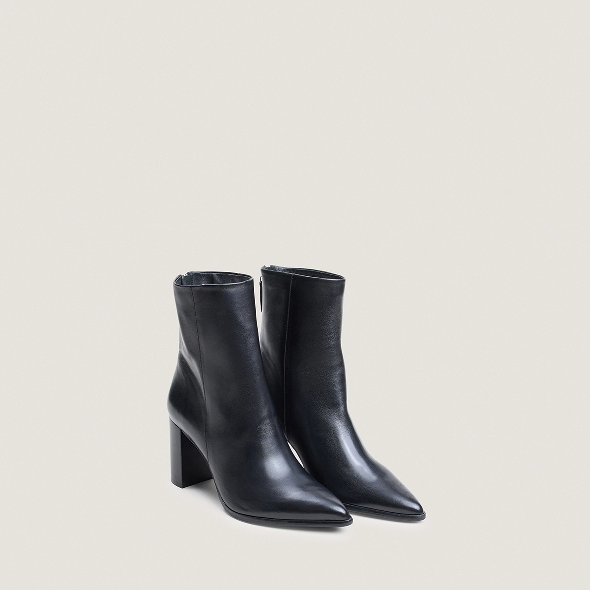 Bottines &agrave; fermetures &eacute;clairs arri&egrave;res en cuir noir | PIXI | Jonak