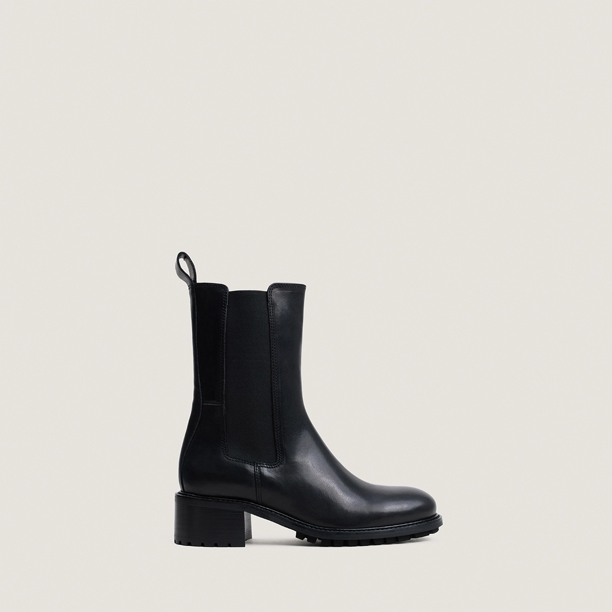 Bottines à élastiques et semelles crantées en cuir noir | LINE | Jonak