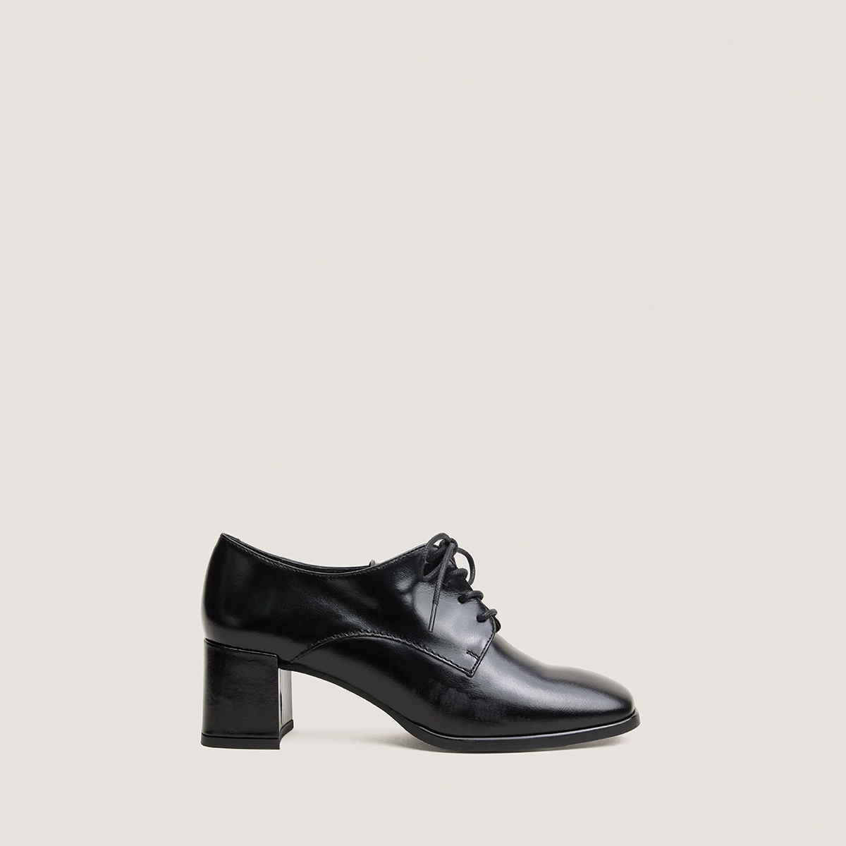 Mocassins à talons et lacets en cuir noir | VAXANA | Jonak