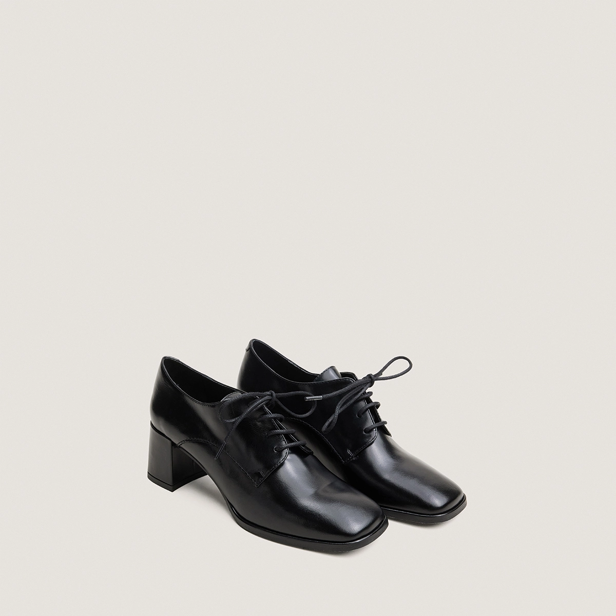 Mocassins à talons et lacets en cuir noir | VAXANA | Jonak