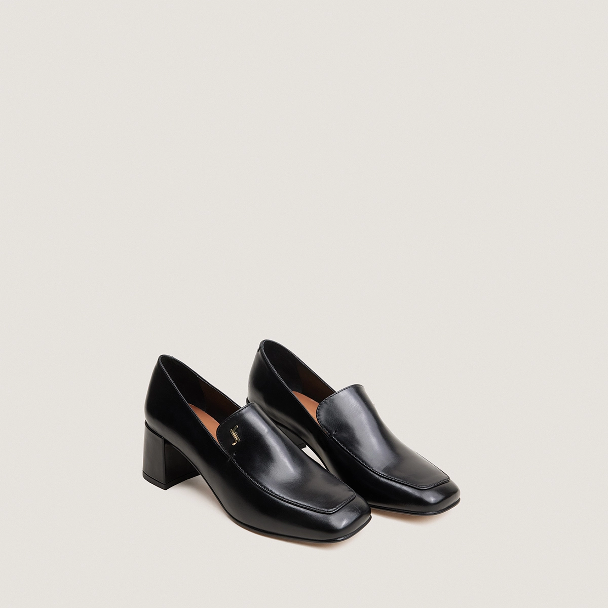 Mocassins &agrave; talons et monogrammes en cuir noir | VILLETTE | Jonak