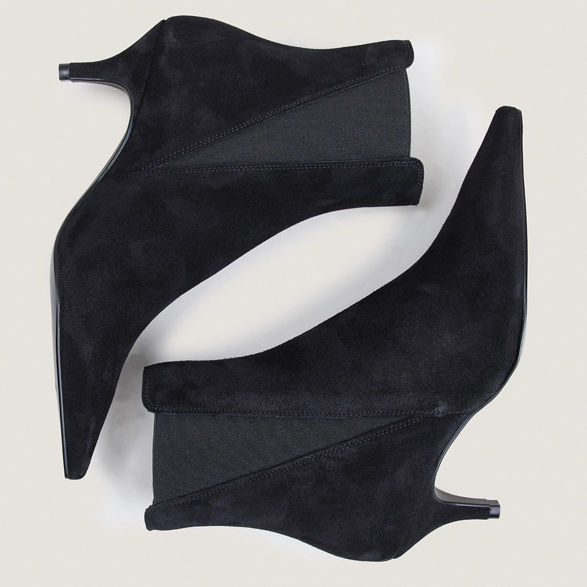 Bottines à talons fins et bouts pointus en croûte noire | BORGIA | Jonak