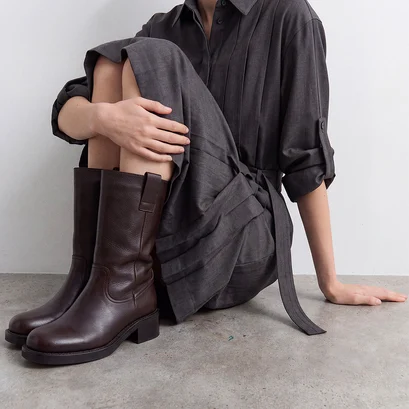 Bottes &agrave; bouts ronds en cuir grain&eacute; marron fonc&eacute; | BICHETTE | Jonak