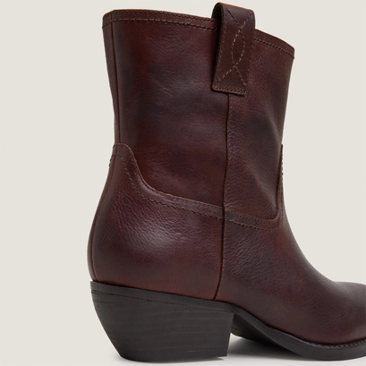 Bottines à bouts ronds et talons carrés marron