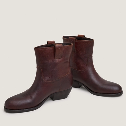 Bottines à bouts ronds et talons carrés marron