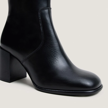 Bottes à talons et fronces noir
