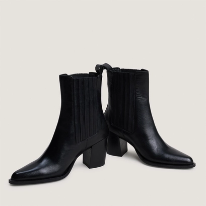 Bottines à talons et fronces noir