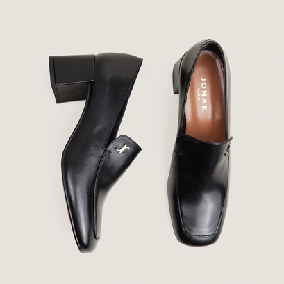 Mocassins à talons et monogrammes noir
