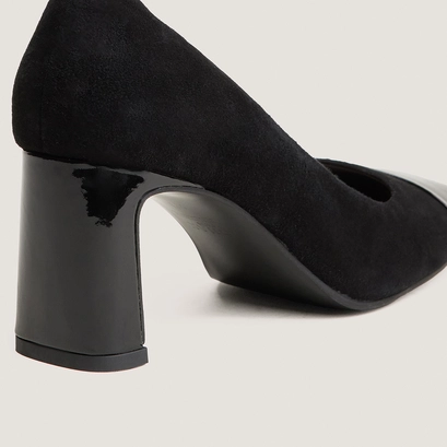 Escarpins à talons larges et bouts carrés noir