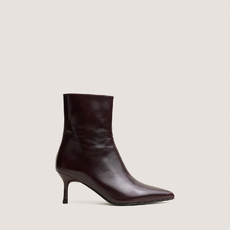 Bottines &agrave; bouts pointus bordeaux