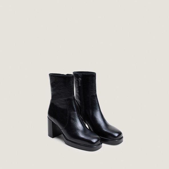Bottines &agrave; plateformes et bouts carr&eacute;s en cuir vieilli noir | BOOM | Jonak
