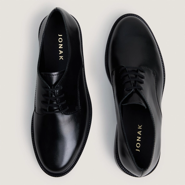 Derbies à empeignes unies et lacets en cuir noir | NYLON | Jonak