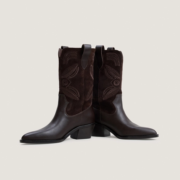 Bottes &agrave; bouts pointus et surpiqures apparentes en cuir chocolat et cro&ucirc;te chocolat | TATIANA | Jonak