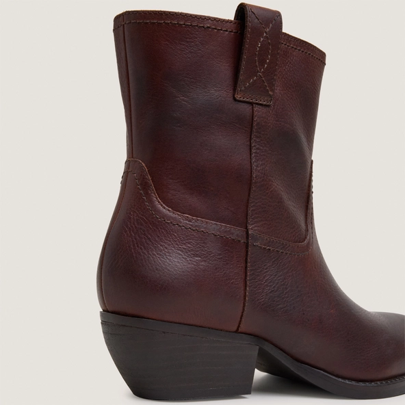 Bottines à bouts ronds et talons carrés en cuir grainé marron | TERRA | Jonak