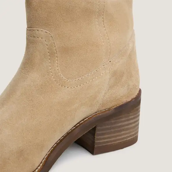 Bottines &agrave; petits talons et bouts ronds en cro&ucirc;te beige | PEGASUS | Jonak