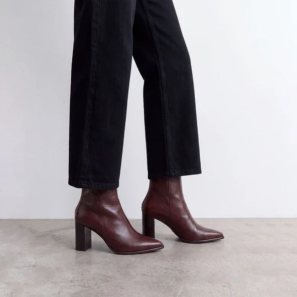 Bottines &agrave; fermetures &eacute;clairs arri&egrave;res en cuir marron | PIXI | Jonak