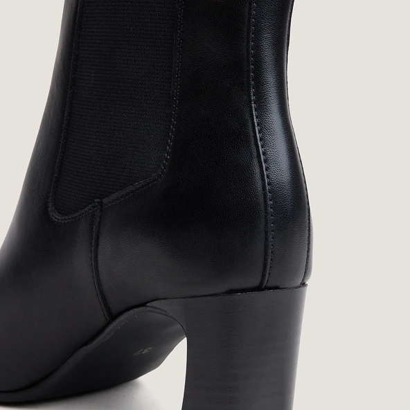 Bottines à élastiques et bouts carrés en cuir noir | PAULA | Jonak