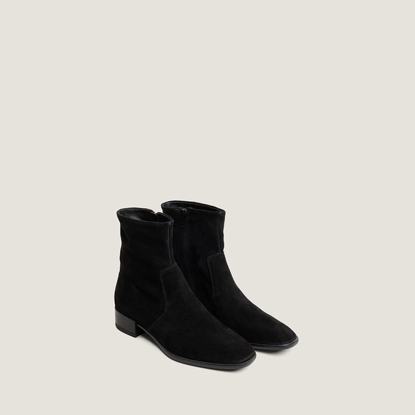Bottines à talons plats et bouts carrés en croûte noire | PHILO | Jonak