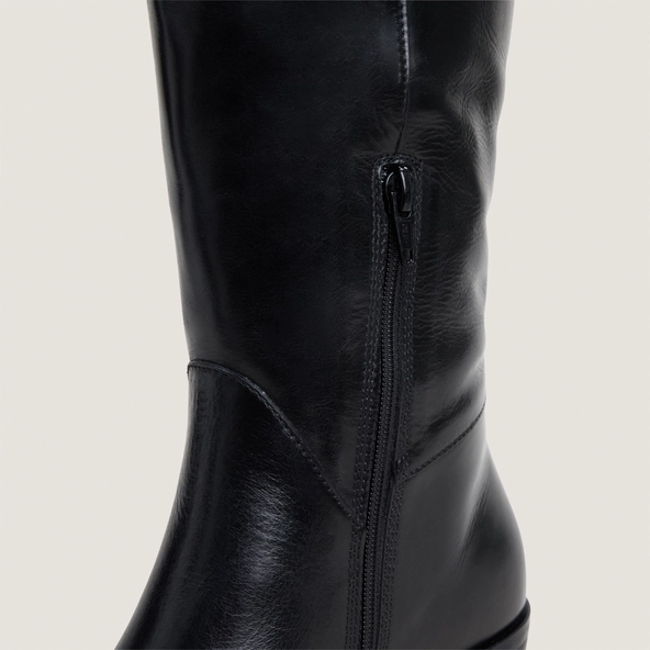 Bottes à talons plats et bouts pointus en cuir noir | CLARISSE | Jonak