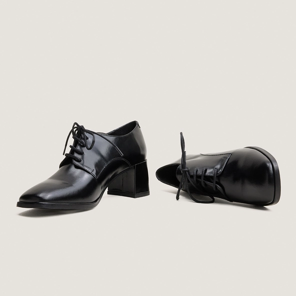 Mocassins à talons et lacets en cuir noir | VAXANA | Jonak