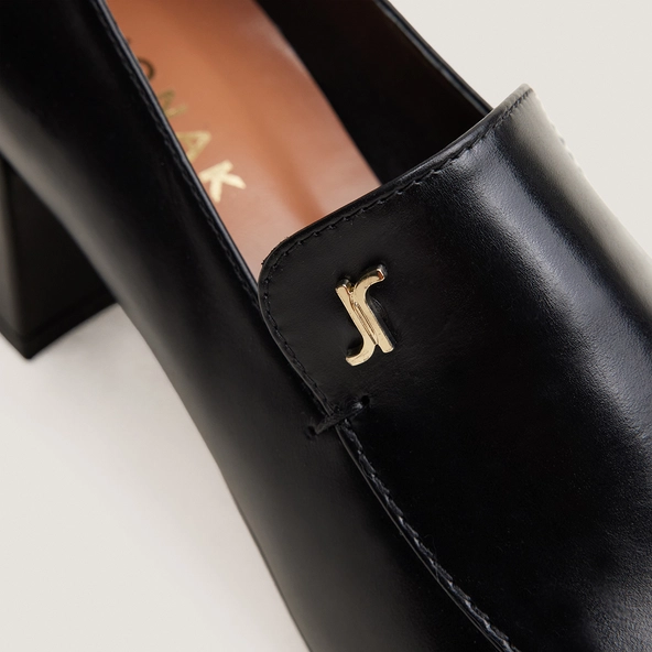 Mocassins &agrave; talons et monogrammes en cuir noir | VILLETTE | Jonak